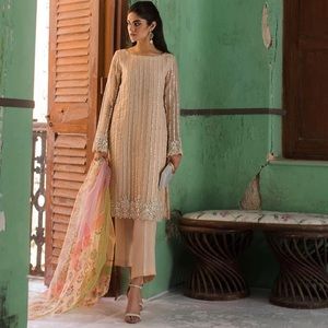 Threads and Motifs Pakistani 3 Pc Pink Suit